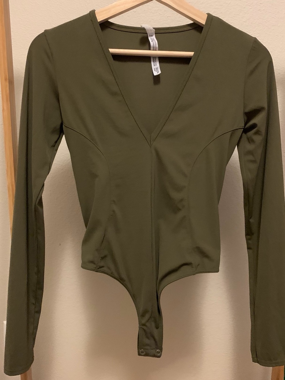 Intimately Free People Sexy Long Sleeve Deep V-Neck Body Suit XS Olive Green